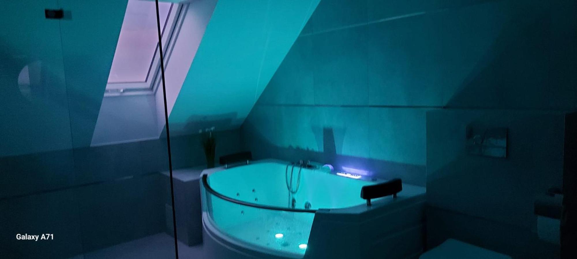 Villa Koprowo - Mit Direktem Seezugang, Sauna & Whirlpool Zastan Exterior foto